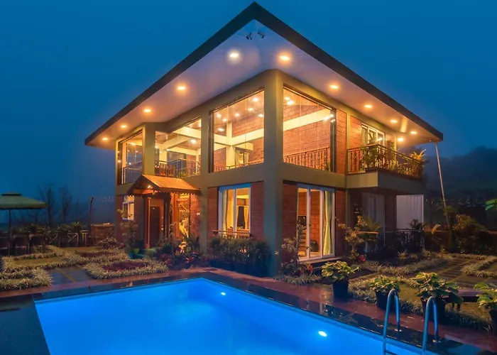 Status Villa: Traditional-Modern Retreat with Valley Views and Private Pool Panchgani