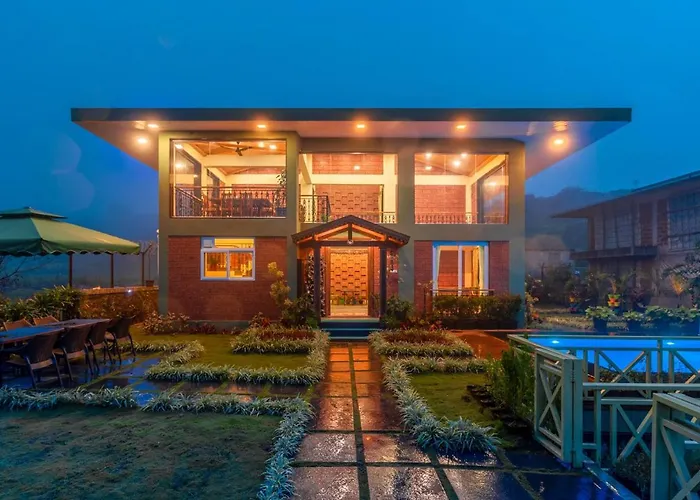 Status Villa: Traditional-Modern Retreat with Valley Views and Private Pool Panchgani
